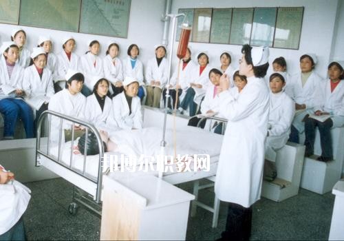 四川2020年男生在衛(wèi)校學什么好