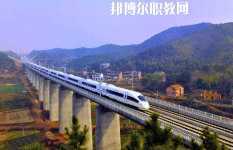 甘肅2020年高鐵學(xué)校中專升大?？际裁? width=