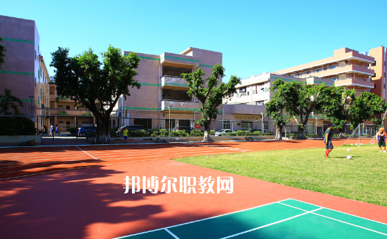 東莞經(jīng)濟(jì)貿(mào)易學(xué)校怎么樣、好不好