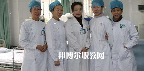 貴陽2021年女生在衛(wèi)校學什么好