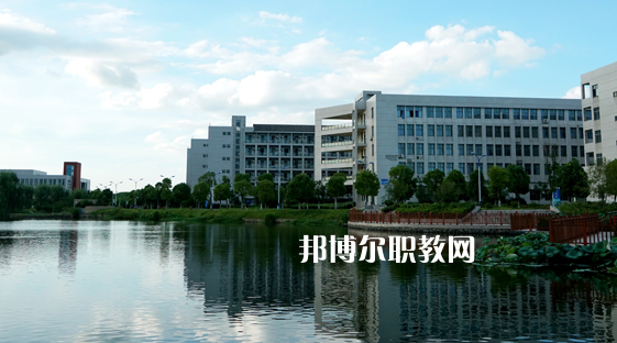 安徽銅陵技師學(xué)院2021年報(bào)名條件、招生要求、招生對象