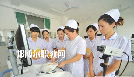 成都2021年女生讀衛(wèi)校學(xué)什么專業(yè)好