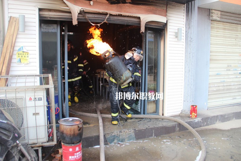 四川2021年男生初中畢業(yè)上消防技術工程學校