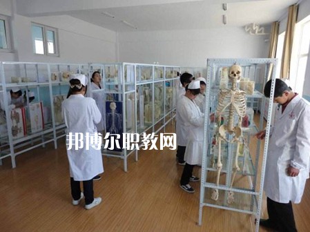 成都2021年初中生報什么衛(wèi)校