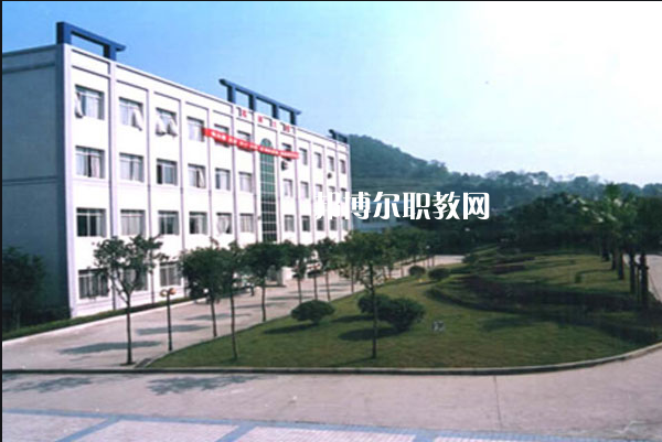 重慶2021年男生讀什么鐵路學(xué)校好