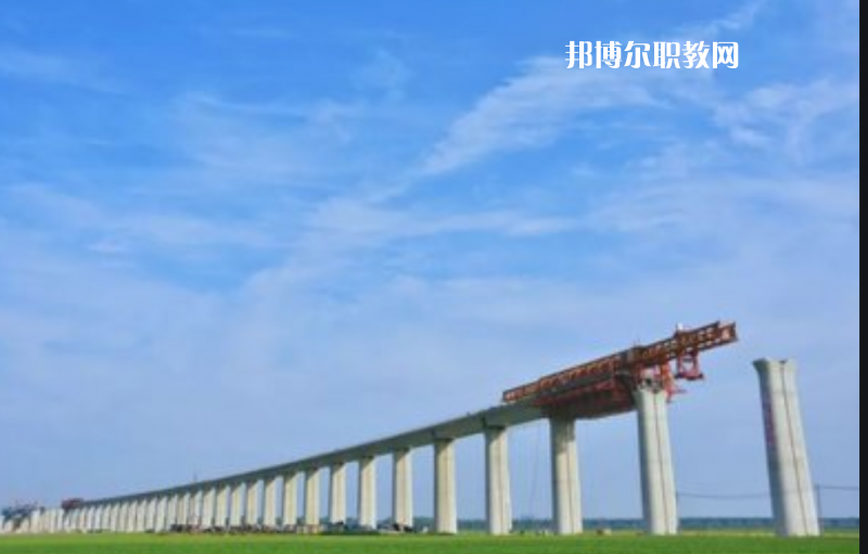 重慶2021年鐵路學校和幼師哪個好