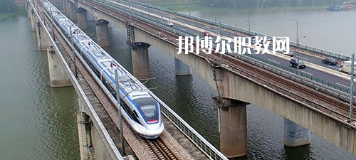 南寧2021年鐵路學(xué)校有哪些專(zhuān)業(yè)適合男生