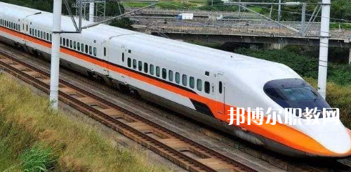 南寧2021年適合男生的鐵路學(xué)校