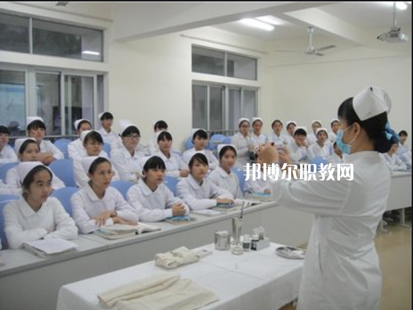 重慶2021年衛(wèi)校什么學歷