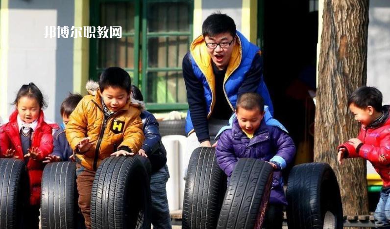 武漢2021年幼師學(xué)校有哪些專業(yè)適合男生
