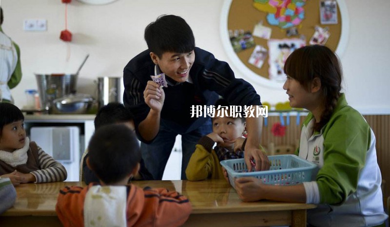 江蘇2021年男生初中畢業(yè)上幼師學校