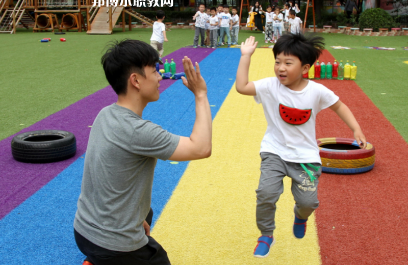 武漢2021年男生讀幼師學校學什么專業(yè)好