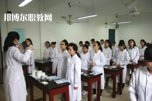 成都2021年中專(zhuān)衛(wèi)校升本科