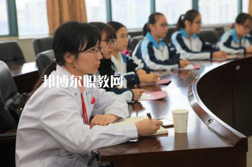 成都2021年哪些大學(xué)有衛(wèi)校大專