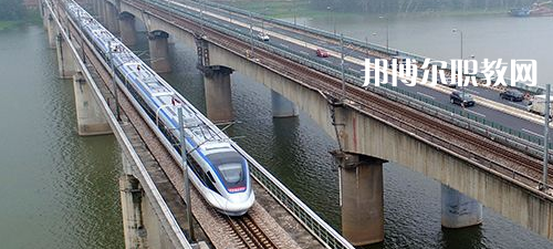 南寧2021年中學(xué)畢業(yè)讀什么鐵路學(xué)校