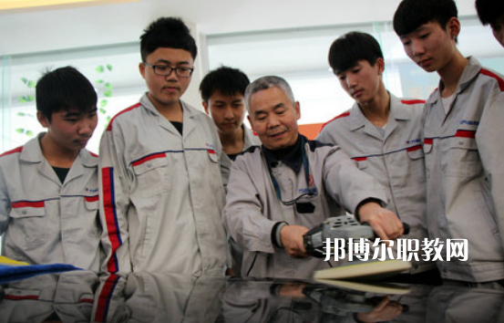廣州2021年大專學(xué)校有哪些有汽修學(xué)校