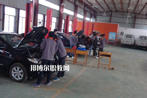 四川2021年初中畢業(yè)報(bào)什么中專學(xué)校