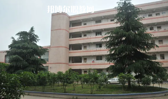 貴州2021年初中畢業(yè)可以去的中專學(xué)校