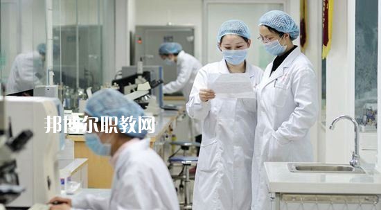 西安2021年去讀衛(wèi)校學什么對以后好一點