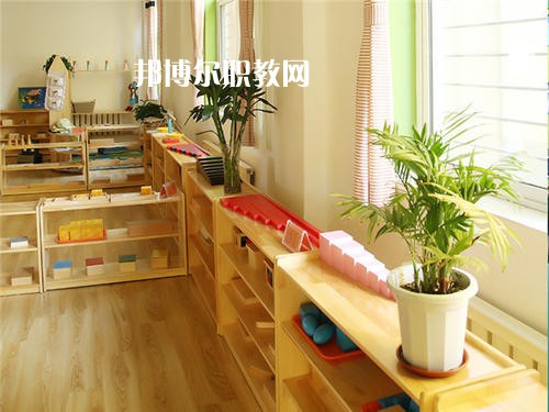成都2021年讀幼師學(xué)校一年要多少錢