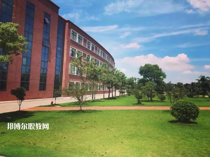 四川2021年初中畢業(yè)想上中專