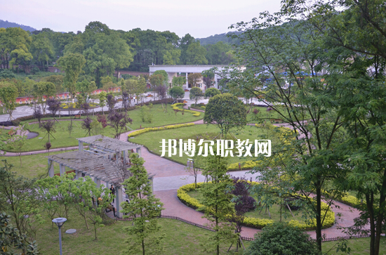 重慶2021年汽修學校包分配嗎
