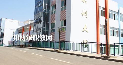 畢節(jié)同心農(nóng)工中等職業(yè)技術(shù)學(xué)校2021年報名條件、招生要求、招生對象