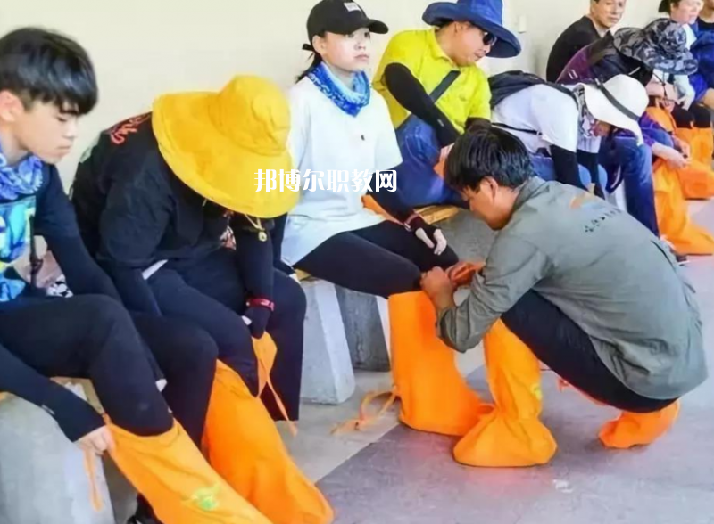 重慶2021年女生在中專學校學什么好