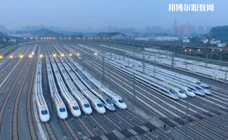 貴州2021年適合男生的鐵路學(xué)校專業(yè)