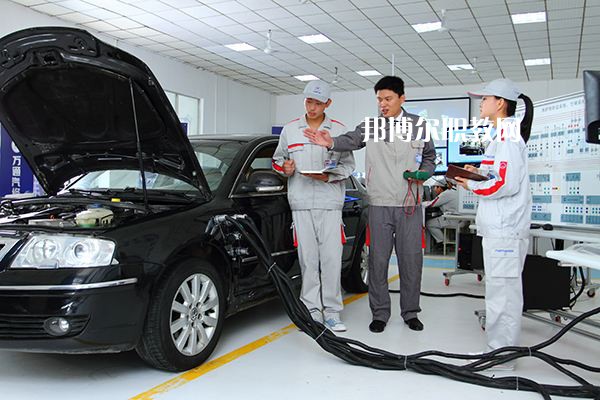 廣州2021年男生讀汽修學校有前途嗎