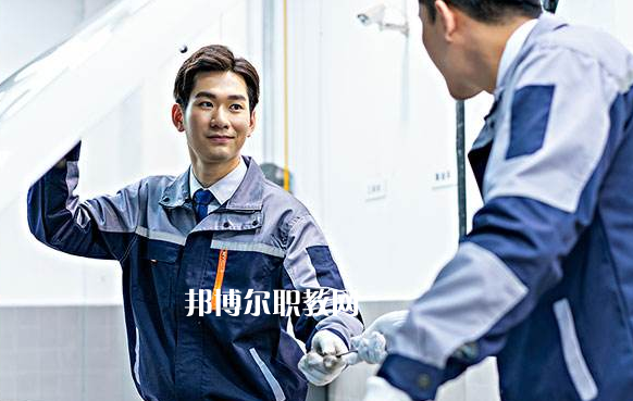 浙江2021年初中生讀汽修學(xué)校好嗎