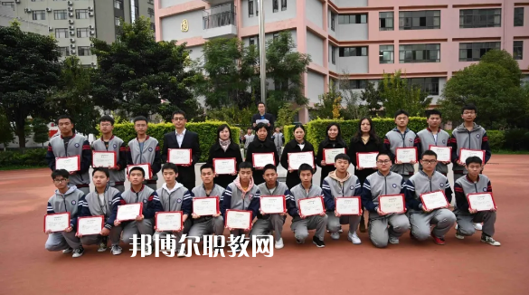 昆明盤龍職業(yè)高級中學怎么樣、好不好