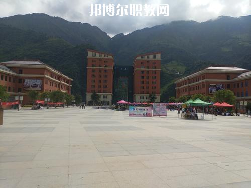 怒江州民族中等專業(yè)學(xué)校2021年報(bào)名條件、招生要求、招生對象