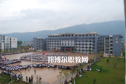 麗江民族中等專業(yè)學(xué)校2021年報(bào)名條件、招生要求、招生對(duì)象