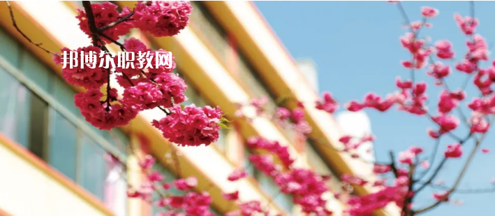云南昆明工業(yè)學(xué)校2021年報(bào)名條件、招生要求、招生對象