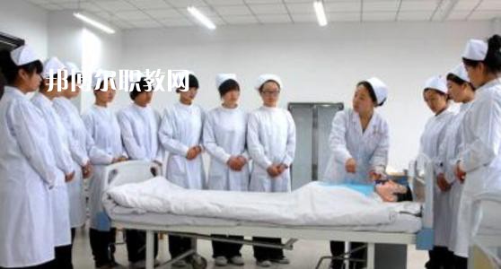 曲靖衛(wèi)生學(xué)校2021年報(bào)名條件、招生要求、招生對象