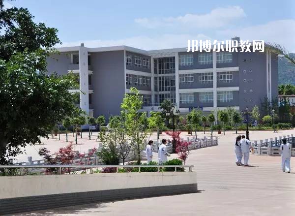昆明旅游職業(yè)中學(xué)2021年學(xué)費、收費多少
