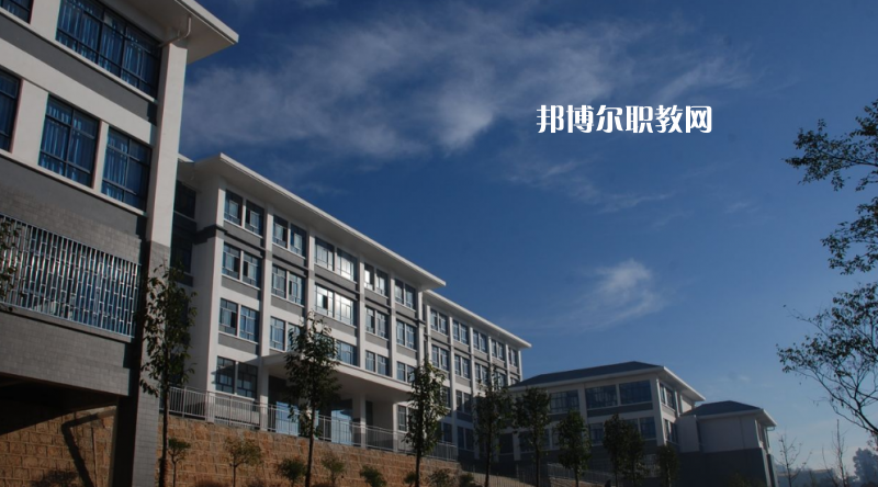 昆明鐵路機(jī)械學(xué)校2021年報(bào)名條件、招生對(duì)象