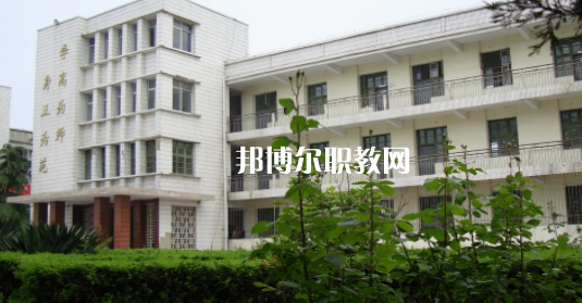 安徽省霍邱師范學(xué)校2021年報(bào)名條件、招生要求、招生對(duì)象