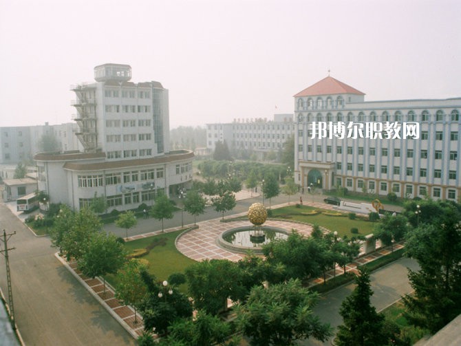 重慶五里店職業(yè)中學(xué)2022年學(xué)費(fèi)、收費(fèi)多少 