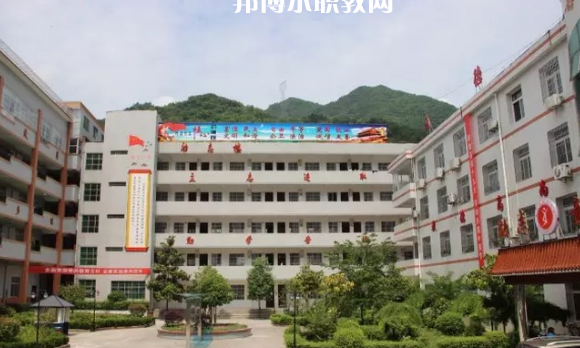 鎮(zhèn)巴職業(yè)中學(xué)怎么樣、好不好