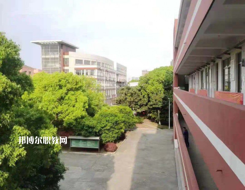 江陰商業(yè)中等專業(yè)學(xué)校2022年報名條件、招生要求、招生對象