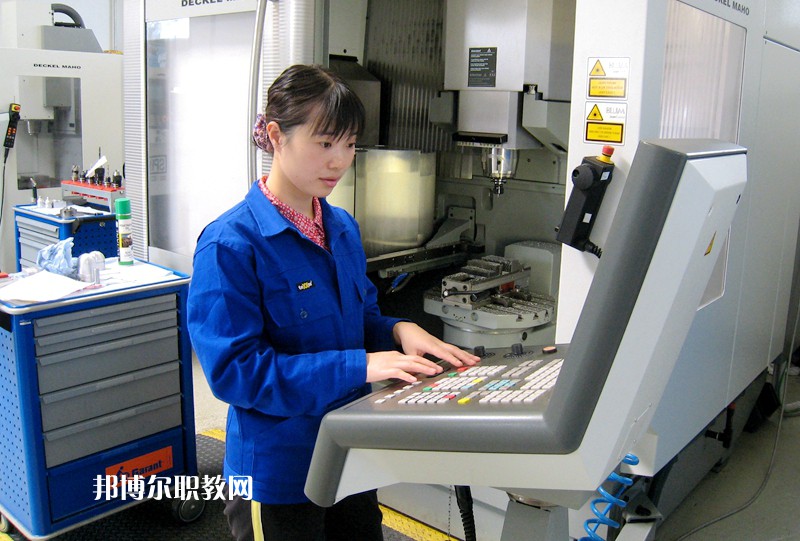石家莊新世紀中等專業(yè)學校2022年報名條件、招生要求、招生對象