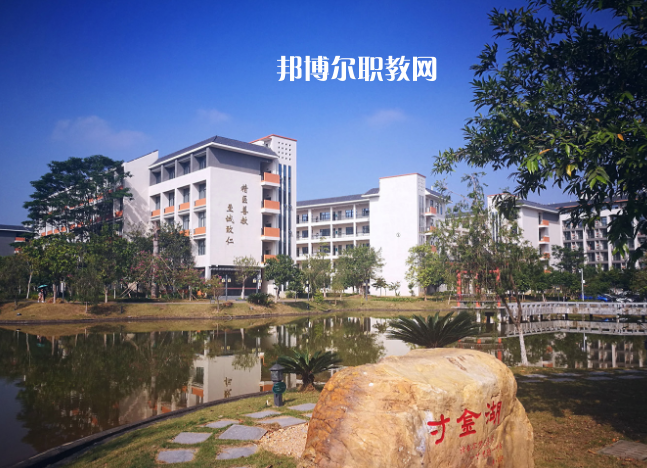 惠州衛(wèi)生學(xué)校2022年報名條件、招生要求、招生對象