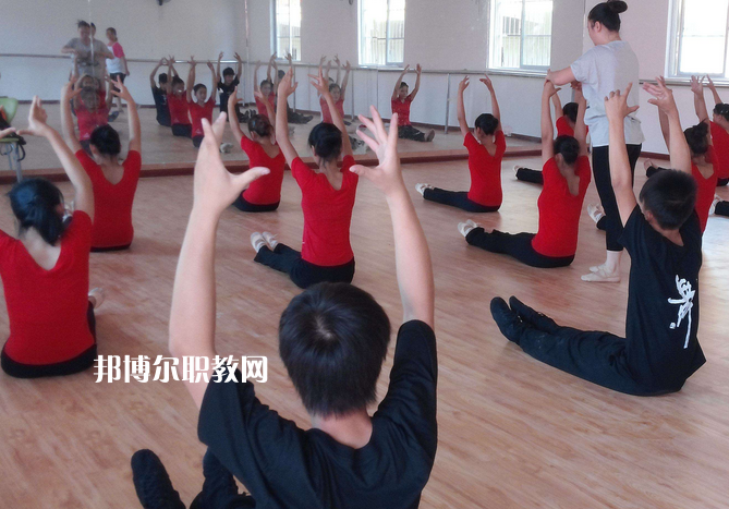 南寧民族歌舞藝術(shù)職業(yè)技術(shù)學(xué)校2022年學(xué)費(fèi)、收費(fèi)多少