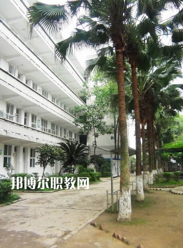 四川瀘州鵬程中等職業(yè)學校2022年學費、收費多少