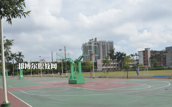 馬關(guān)縣民族職業(yè)高級中學(xué)2022年報名條件、招生要求、招生對象