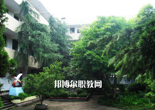 內(nèi)江求是職業(yè)技術(shù)學(xué)校2022年報名條件、招生要求、招生對象