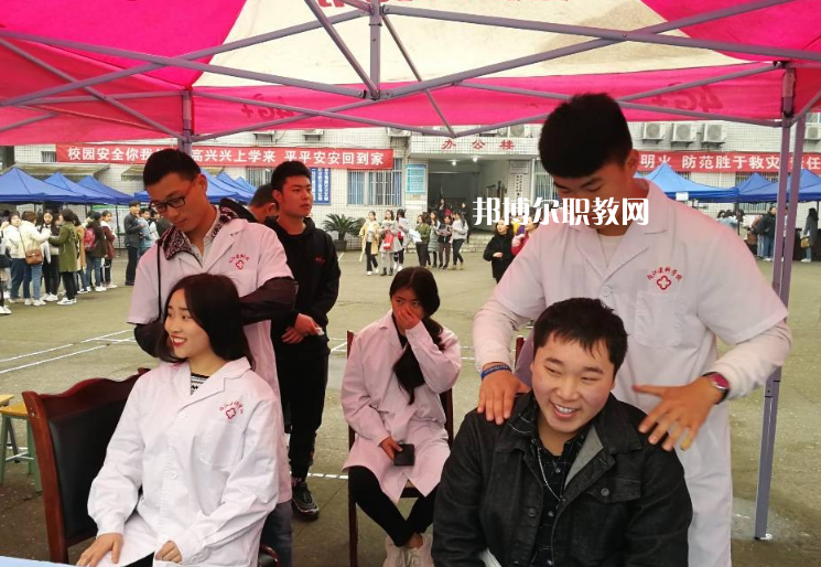 四川內(nèi)江醫(yī)科學(xué)校2022年報(bào)名條件、招生要求、招生對(duì)象