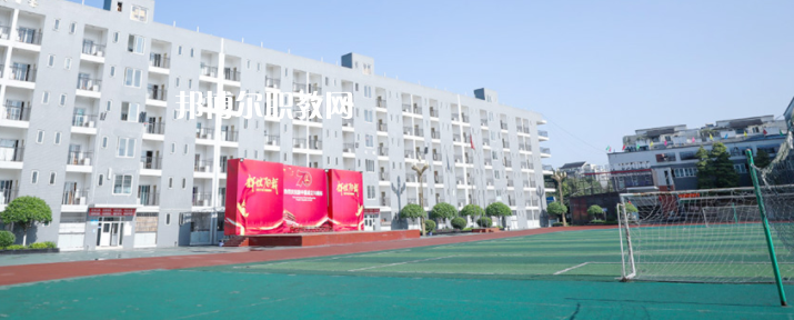 昆明市衛(wèi)生學(xué)校2022年報(bào)名條件、招生要求、招生對(duì)象